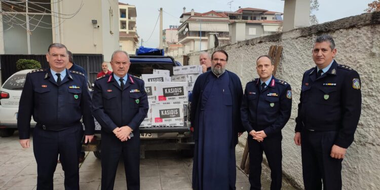 Εθελοντική συγκέντρωση τροφίμων από τους αστυνομικούς της Θεσσαλίας