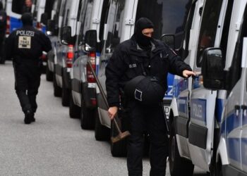 Η γερμανική αστυνομία πραγματοποίησε εφόδους σε σπίτια 50 υπόπτων