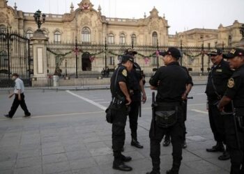 3 υψηλόβαθμοι αξιωματικοί της αστυνομίας ανάμεσα στους 6 συλληφθέντες για διαφθορά στο Περού