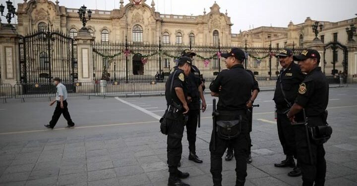 3 υψηλόβαθμοι αξιωματικοί της αστυνομίας ανάμεσα στους 6 συλληφθέντες για διαφθορά στο Περού