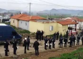 Μεγάλη αστυνομική επιχείρηση σε καταυλισμό Ρομά