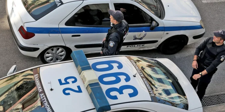 Άγ. Στέφανος: Συμμορία ανηλίκων ξυλοκόπησε με κλωτσιές, μπουνιές και ρόπαλο 16χρονο – Συνελήφθη 15χρονος