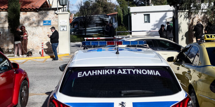 Κολλέγιο Αθηνών: Οι δύο ανήλικοι δεν προκάλεσαν κανένα επεισόδιο, πήγαν να συναντήσουν φίλους τους, λέει η ΕΛ.ΑΣ.