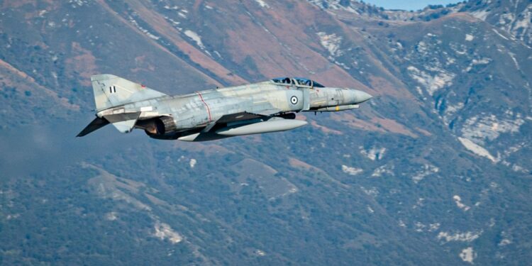 Πτώση Phantom στην Ανδραβίδα: Βρέθηκαν τα πρώτα συντρίμμια