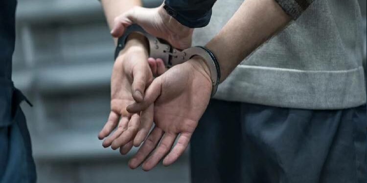 Η απίστευτη δράση της σπείρας που παρίστανε τους ενοικιαστές και έκλεβε ιδιοκτήτες σπιτιών