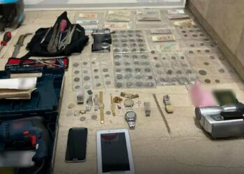 ΕΛ.ΑΣ: Συνελήφθησαν τέσσερα μέλη συμμορίας που «ξάφριζαν» σπίτια στο κέντρο της Αθήνας