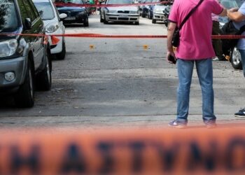 Πυροβολισμοί με καλάσνικοφ στην Ελευσίνα – «Γάζωσαν» δύο σπίτια