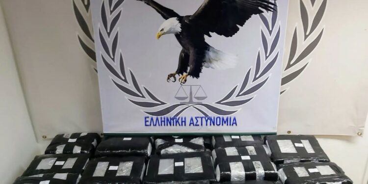 Ροδόπη: Πάνω από 30 κιλά κάνναβης εντοπίστηκαν κρυμμένα σε Ι.Χ.Ε αυτοκίνητο και κατασχέθηκαν