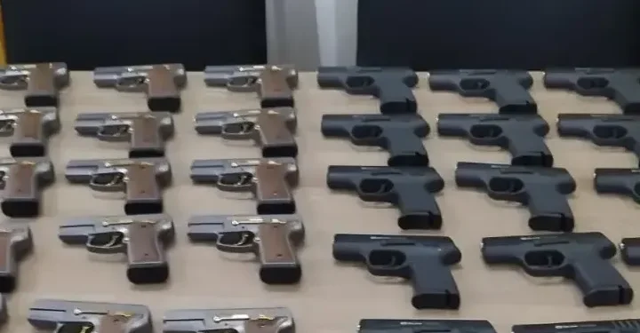 Αλεξανδρούπολη: 45 πιστόλια εντοπίστηκαν σε Ι.Χ. στο Τελωνείο των Κήπων