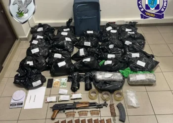 Θεσσαλονίκη: Συνελήφθη 44χρονος με 27 κιλά κάνναβη και καλάσνικοφ