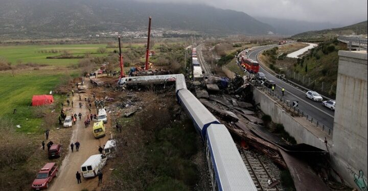 Τραγωδία με 36 νεκρούς και 66 τραυματίες από τη σύγκρουση τρένων κοντά στα Τέμπη