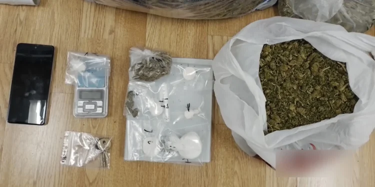 Κερατσίνι: Κατασχέθηκαν 25 κιλά και 509,7 γραμμ. ακατέργαστης κάνναβης και 30,3 γραμμ. κοκαΐνης