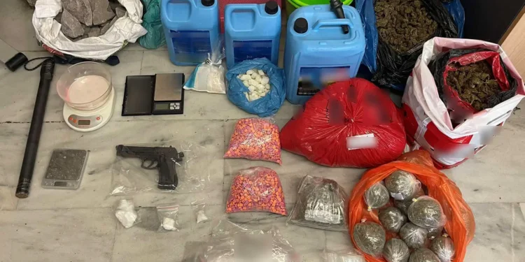 Συνελήφθη 22χρονος αλλοδαπός για κατοχή και διακίνηση ναρκωτικών στην ευρύτερη περιοχή του Αγίου Παντελεήμονα