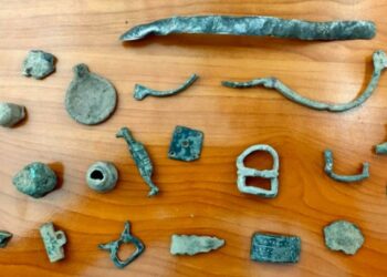 Χαλκιδική: Αρχαία νομίσματα και αντικείμενα στην κατοχή ενός άνδρα