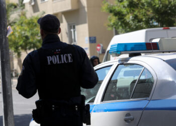 Απάτη στη Θεσσαλονίκη: Ελαιοχρωματιστής αγόρασε με 10.000 ευρώ το σπίτι ηλικιωμένης με άνοια