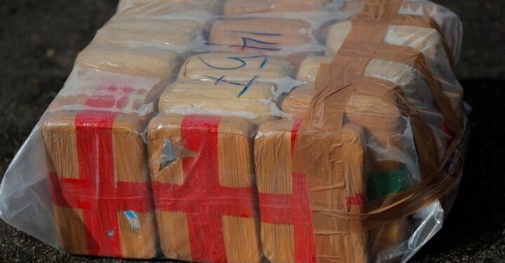 «Μπλόκο» σε 2 τόνους κοκαΐνη από την οικονομική αστυνομία της Ιταλίας