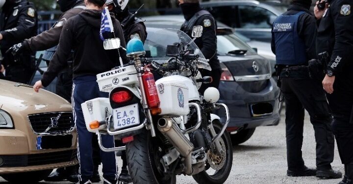 Ληστεία τα ξημερώματα σε μίνι μάρκετ στο Παγκράτι