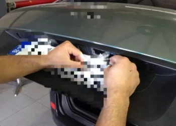 Ροδόπη: Σύλληψη αλλοδαπού που οδηγούσε χωρίς δίπλωμα κλεμμένο αυτοκίνητο με πλαστές πινακίδες από το Ναύπλιο