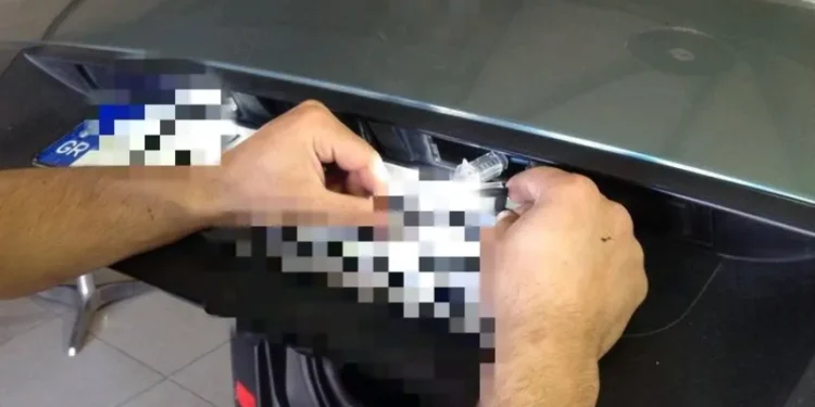 Ροδόπη: Σύλληψη αλλοδαπού που οδηγούσε χωρίς δίπλωμα κλεμμένο αυτοκίνητο με πλαστές πινακίδες από το Ναύπλιο