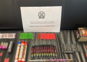 Πατέρας και γιος πωλούσαν παράνομα πυροτεχνήματα μέσω TikTok