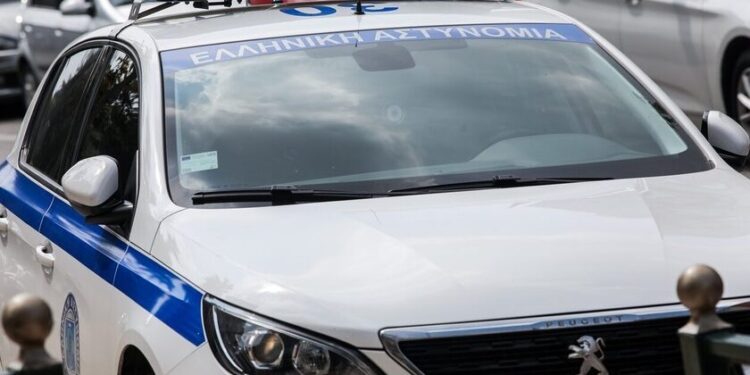 Θεσσαλονίκη: Εξαρθρώθηκε συμμορία που «άδειαζε» οχήματα σε πάρκινγκ