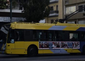 Δραπετσώνα: Συνελήφθη οδηγός τρόλεϊ – Απείλησε με όπλο άτομο