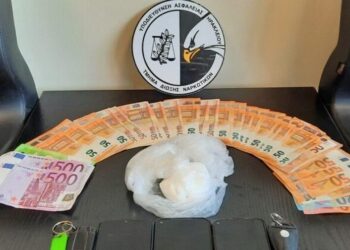 Κρήτη: Τους «τσάκωσαν» την ώρα της αγοραπωλησίας με κοκαΐνη και μεγάλο χρηματικό ποσό