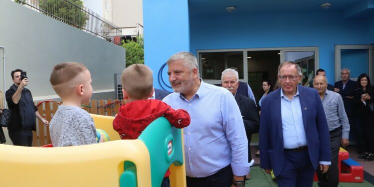 Στο Δήμο Πετρούπολης ο Περιφερειάρχης Αττικής – Με χρηματοδότηση της Περιφέρειας Αττικής ύψους 18 εκατ. ευρώ, υλοποιούνται σημαντικά έργα και αναπτυξιακές δράσεις στην πόλη