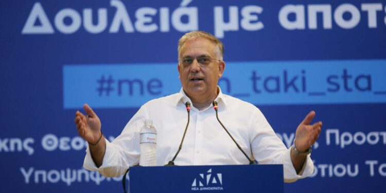 Τάκης Θεοδωρικάκος – Μια μεγάλη συγκέντρωση νίκης της παράταξης: “Ευχαριστώ από τα βάθη της καρδιάς μου για την αγάπη και την εμπιστοσύνη”
