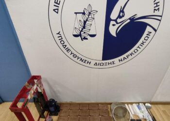Πειραιάς: Συνελήφθη έμπορος ναρκωτικών – Είχε στήσει ολόκληρο εργαστήριο νόθευσης ηρωίνης
