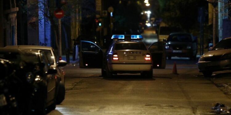 Αθήνα: Άγρια συμπλοκή με νεκρό στην πλατεία Βάθης