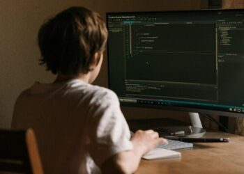 Θεσσαλονίκη: Γιγαντιαία επιχείρηση της ΕΛ.ΑΣ για εξάρθρωση κυκλώματος παιδικής πορνογραφίας