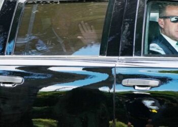 Ντόναλντ Τραμπ: Πώς φτάσαμε στη δίωρη σύλληψή του – «Βουνό» οι έρευνες σε βάρος του για τα απόρρητα έγγραφα, τα σεξουαλικά σκάνδαλα και τη φοροδιαφυγή