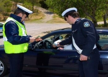 Πάνω από 400 πρόστιμα για παράνομη στάθμευση «έκοψε» σε μια μέρα η Τροχαία