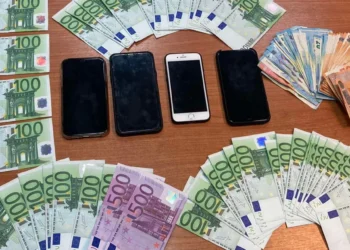 Συνελήφθησαν δύο άτομα για κυκλοφορία πλαστών χαρτονομισμάτων