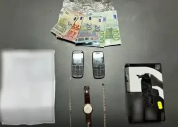 Συνελήφθησαν 3 μέλη της συμμορίας που έκλεβε σπίτια ηλικιωμένων στα νότια προάστια