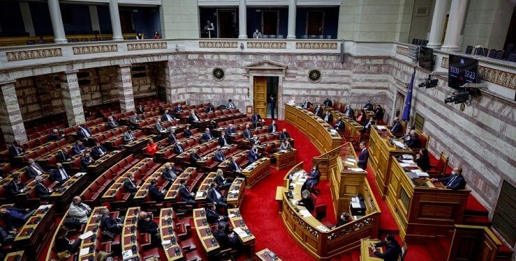 Κατανομή των εδρών στη βουλή – Ποιοι κερδίζουν και ποιοι χάνουν