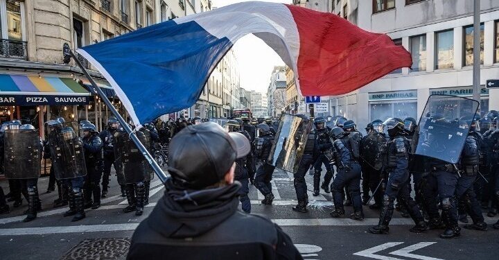 Ένα έτος φυλάκισης σε 19χρονο στη Γαλλία, διότι κάλεσε να δολοφονηθεί αστυνομικός