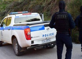 Σέρρες: Συλλήψεις για παράνομη μεταφορά επτά αλλοδαπών, τέσσερις εκ των οποίων ανήλικοι