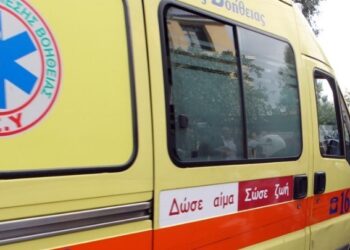 Κατερίνη: Σύγκρουση τουριστικού λεωφορείου με Ι.Χ. – Απεγκλωβίστηκαν δύο άνδρες χωρίς τις αισθήσεις τους