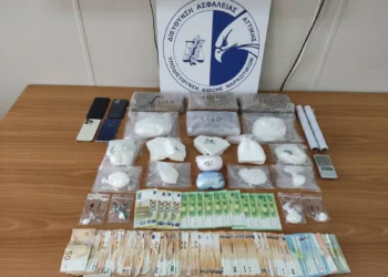 Συνελήφθησαν δύο άτομα για κατοχή και διακίνηση κοκαΐνης στην ευρύτερη περιοχή των βορείων προαστίων