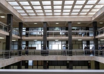 Φυλάκιση έξι μηνών σε 50χρονο που κυκλοφορούσε με αυτοσχέδιο σπαθί