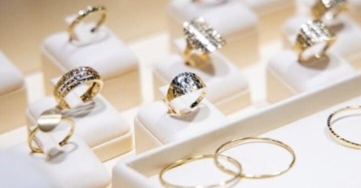 Εξιχνίαση απάτης με πλαστά παραστατικά μεταφοράς χρημάτων