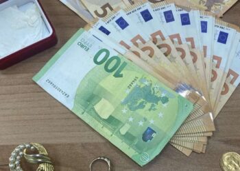 Επ’ αυτοφώρω συνελήφθη γυναίκα για τηλεφωνικές απάτες με πρόσχημα τροχαία