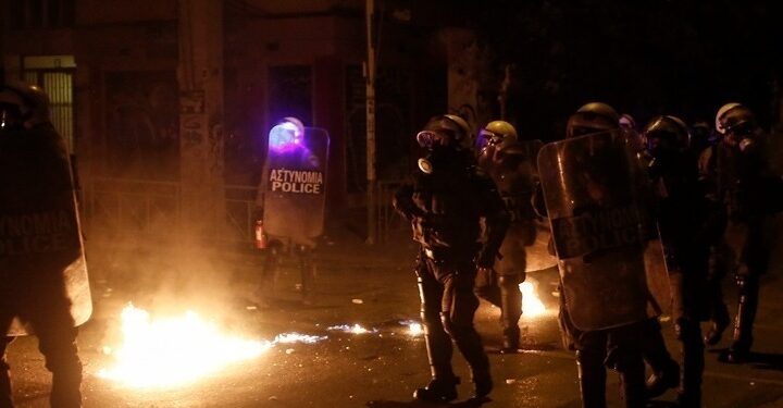 Επεισόδια χθες το βράδυ στα Εξάρχεια – Τρεις συλλήψεις