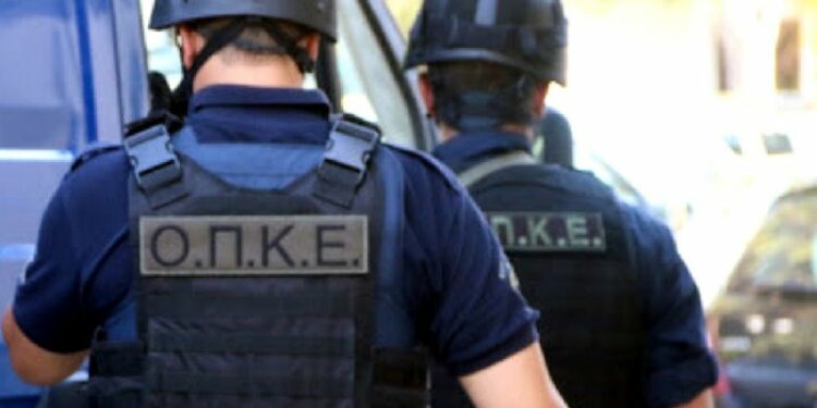 Συνελήφθη αλλοδαπός που εισήλθε με μαχαίρι στον Ιερό Ναό Αγίου Παντελεήμονα