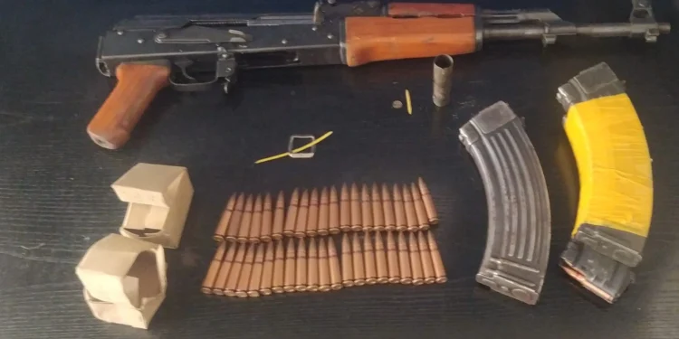 Εντοπίστηκε και κατασχέθηκε πολεμικό τυφέκιο τύπου «KALASHNIKOV» με 3 γεμιστήρες και 140 φυσίγγια