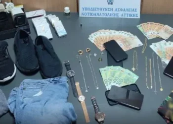 Εξαρθρώθηκε συμμορία που παρίστανε τους τεχνικούς ασανσέρ για να διαπράττει κλοπές