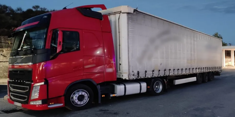 Στο Τελωνείο Κήπων συνελήφθη διακινητής με 3 παράνομους μετανάστες