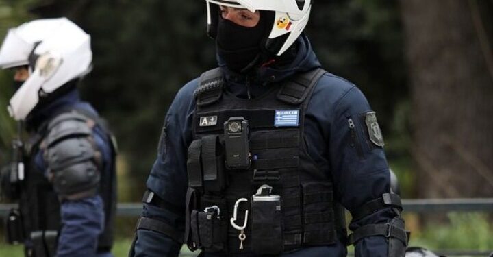 Ξεκίνησε η διαγωνιστική διαδικασία για 2000 κάμερες σε στολές αστυνομικών και σε 400 οχήματα